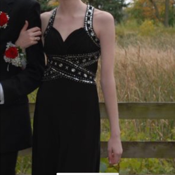 Prom or homecoming dress - Picture 2 of 2